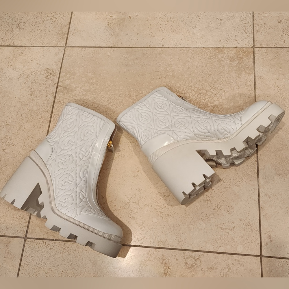 NIB Gucci White Leather Rain Boots Double G Zip Up